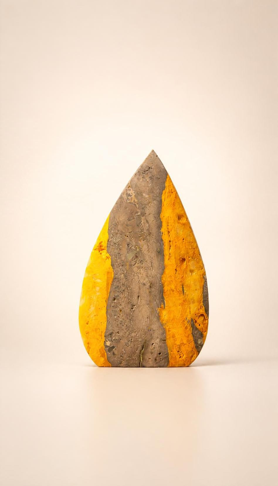 Bumblebee Jasper Arrow – Carving – 103g