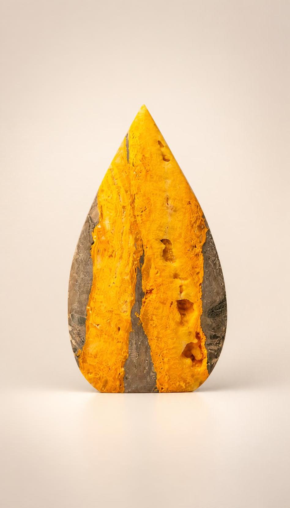 Bumblebee Jasper Arrow – Carving – 137g