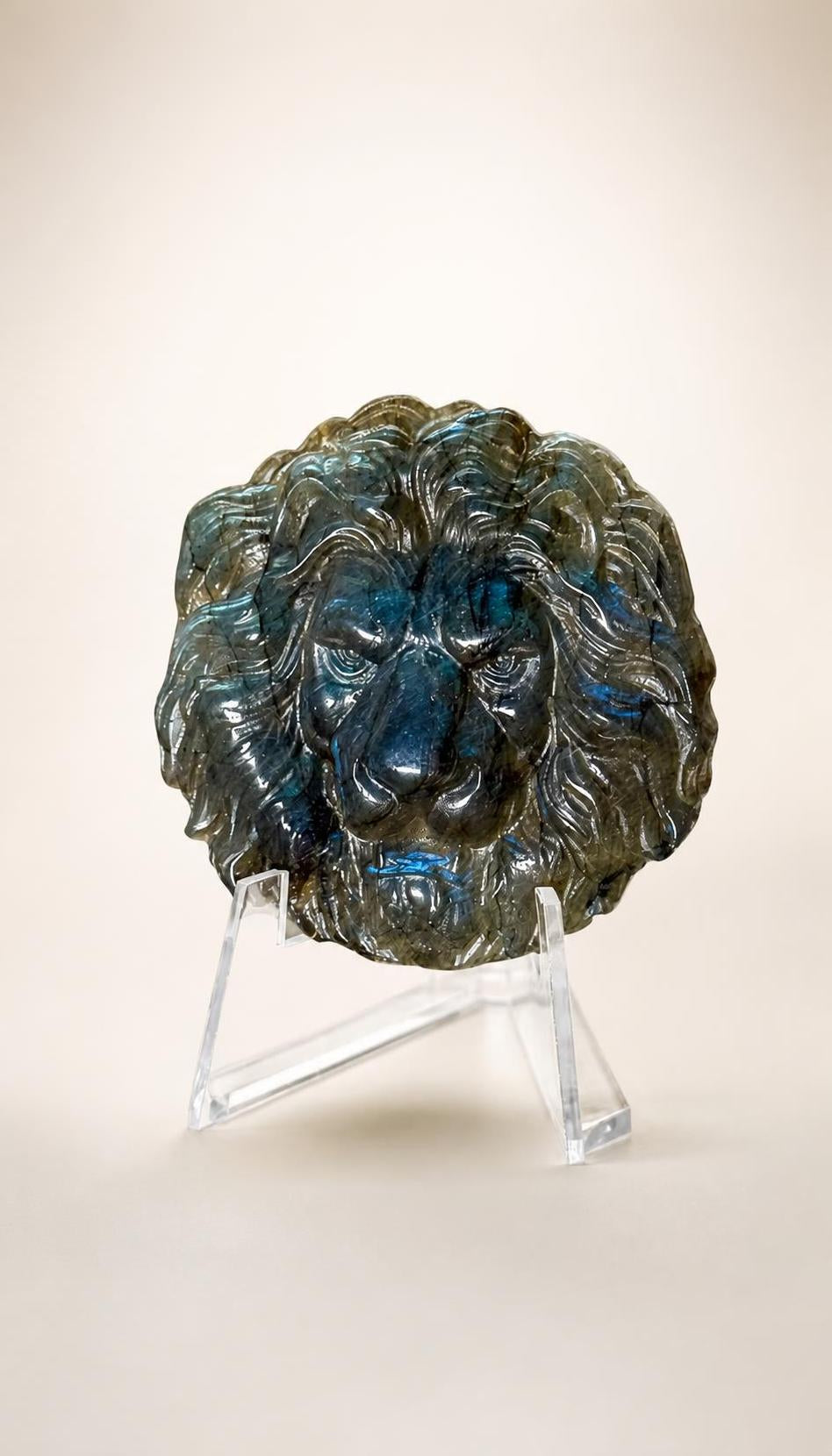 Labordorite Lions Head - Carving - 37g
